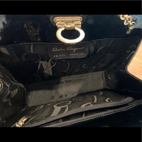 Salvatore Ferragamo black patent leather bag - Picture 9 of 9